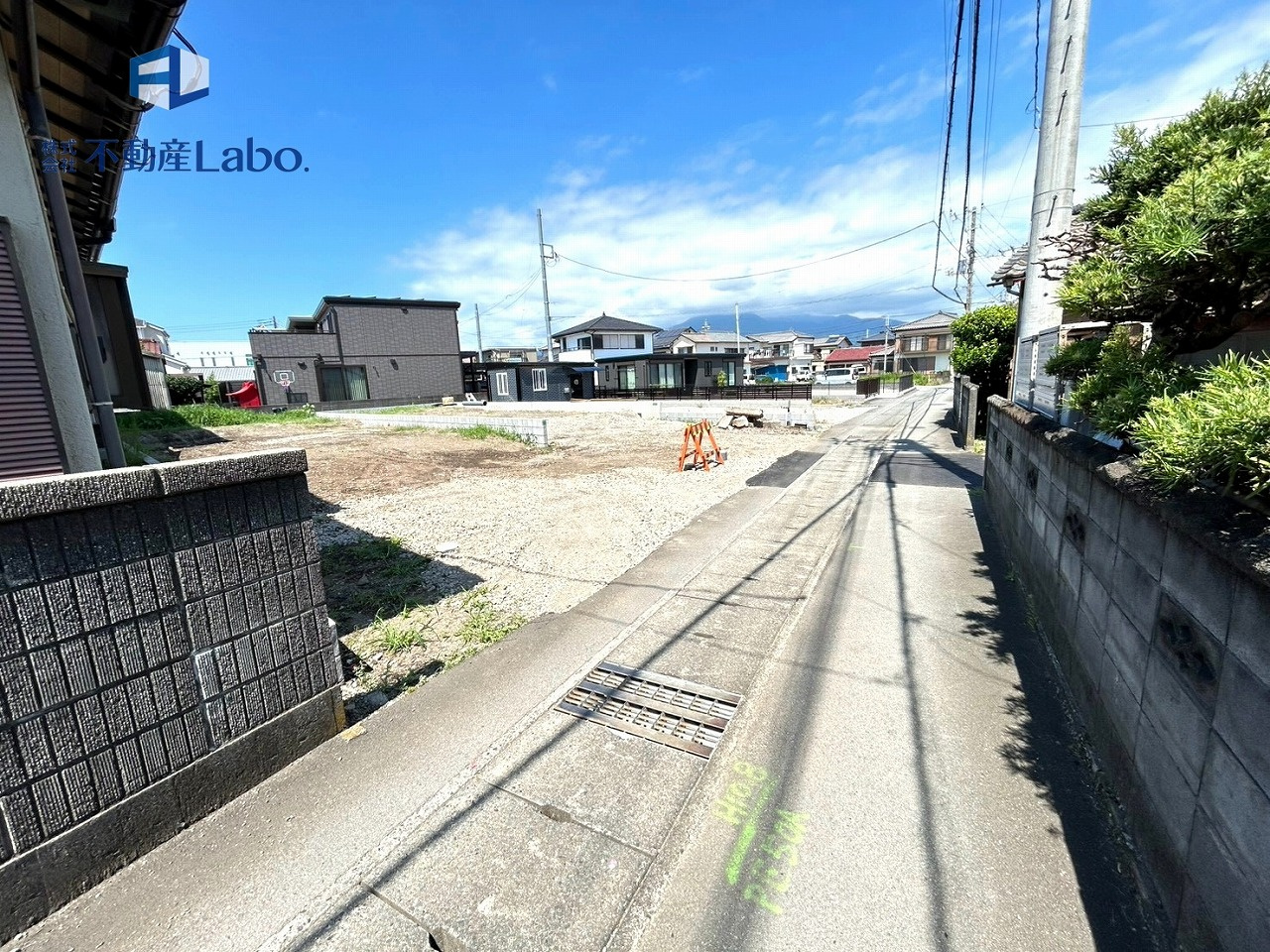 クレイドルガーデン　沼津市大諏訪第10　全2棟の前面道路含む現地写真