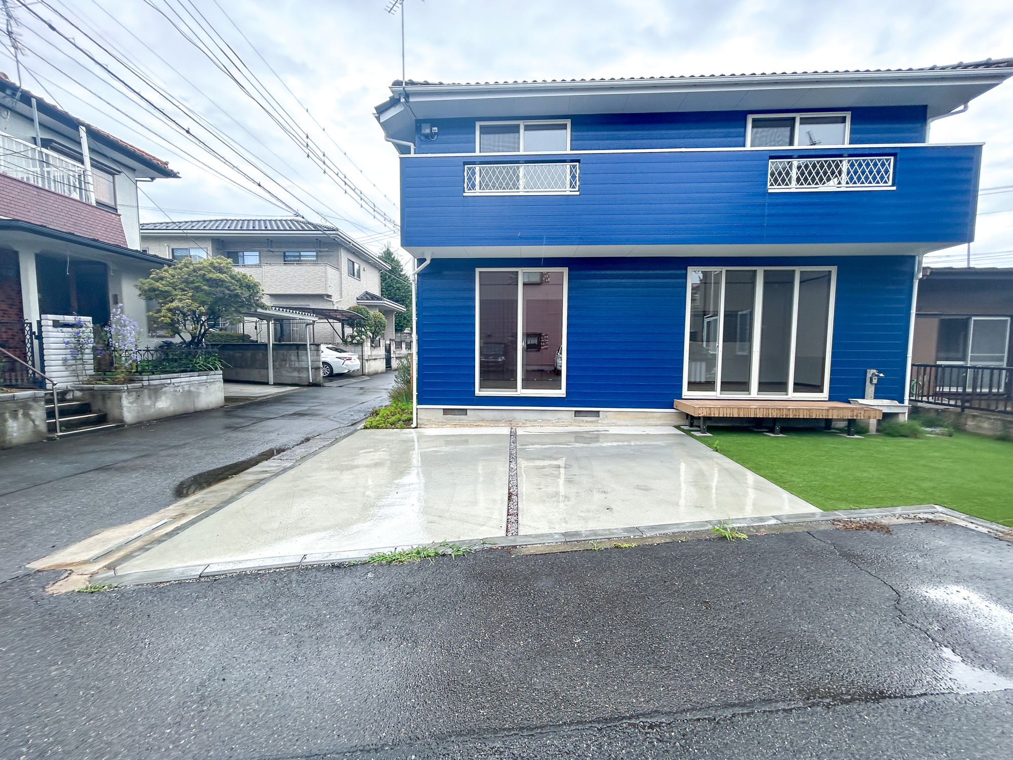 前橋市荒牧町　中古住宅の駐車場|車庫土間施工済み、駐車2台可能です(^^♪