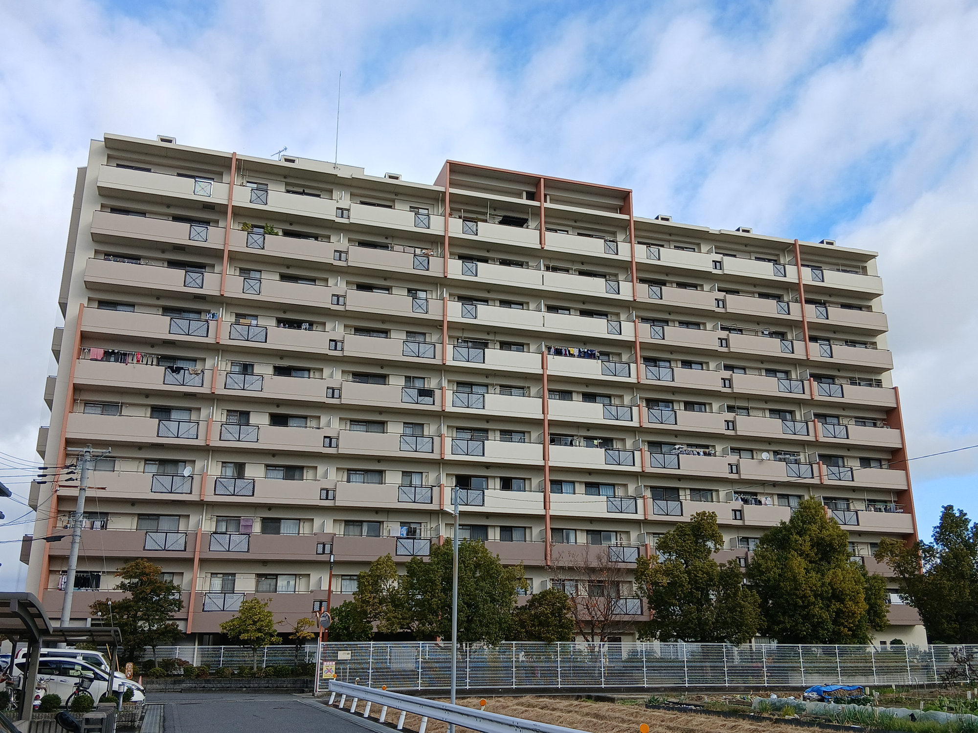 東急ドエル大和八木アネックスＡ棟の外観