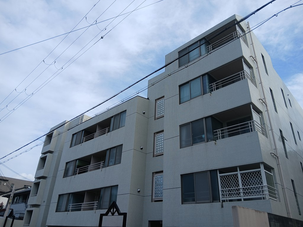 中桜塚パークハイムの外観