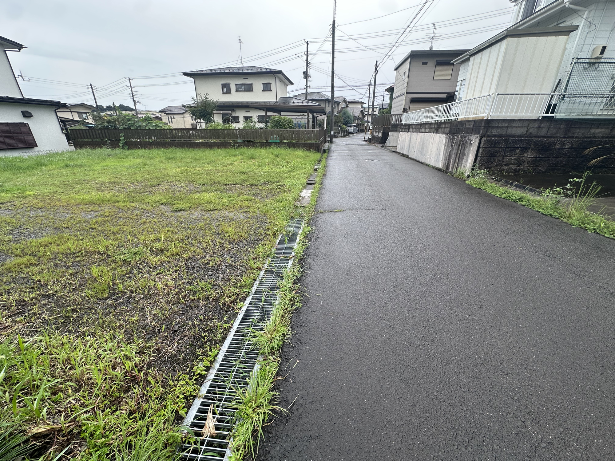 富谷市鷹乃杜４丁目土地の前面道路含む現地写真|国道4号線バイパスへのアクセス良好！