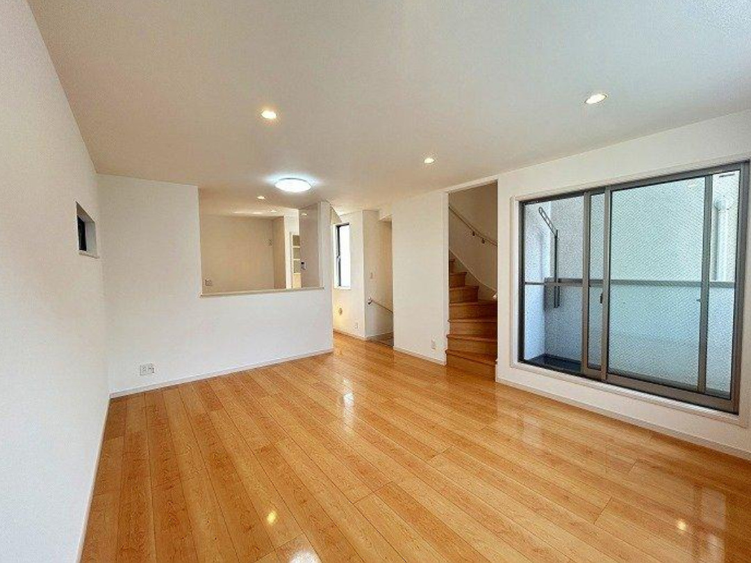 横浜市港北区新吉田東3丁目 中古戸建て【仲介手数料半額】の居間・リビング