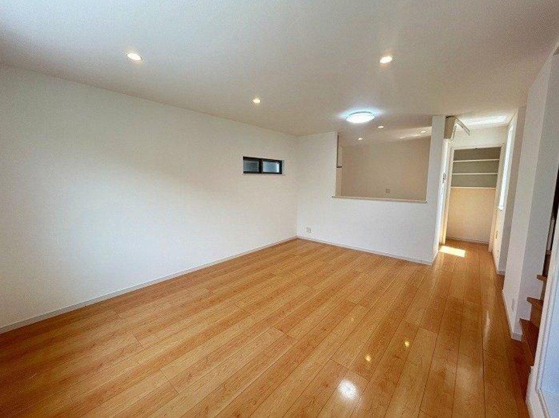 横浜市港北区新吉田東3丁目 中古戸建て【仲介手数料半額】の居間・リビング