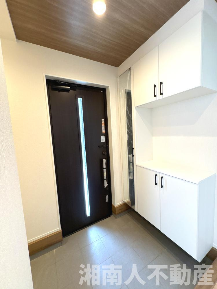 大磯町国府本郷18期　新築一戸建て　の玄関|シンプルで使いやすい玄関です