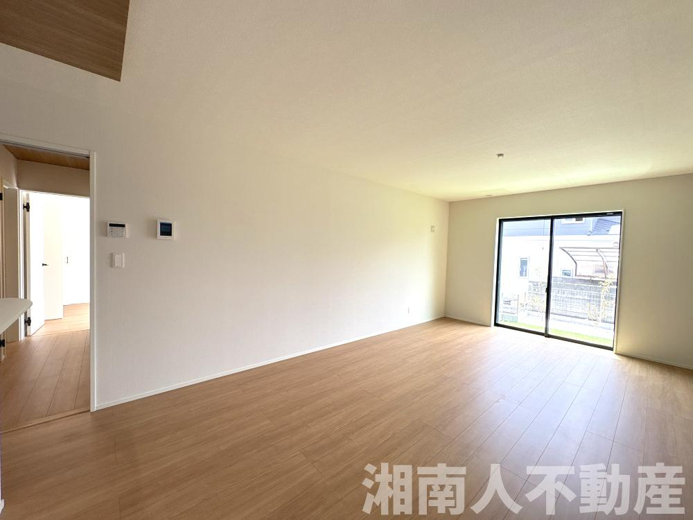 大磯町国府本郷18期　新築一戸建て　の居間・リビング|ゆったり過ごせるリビングです