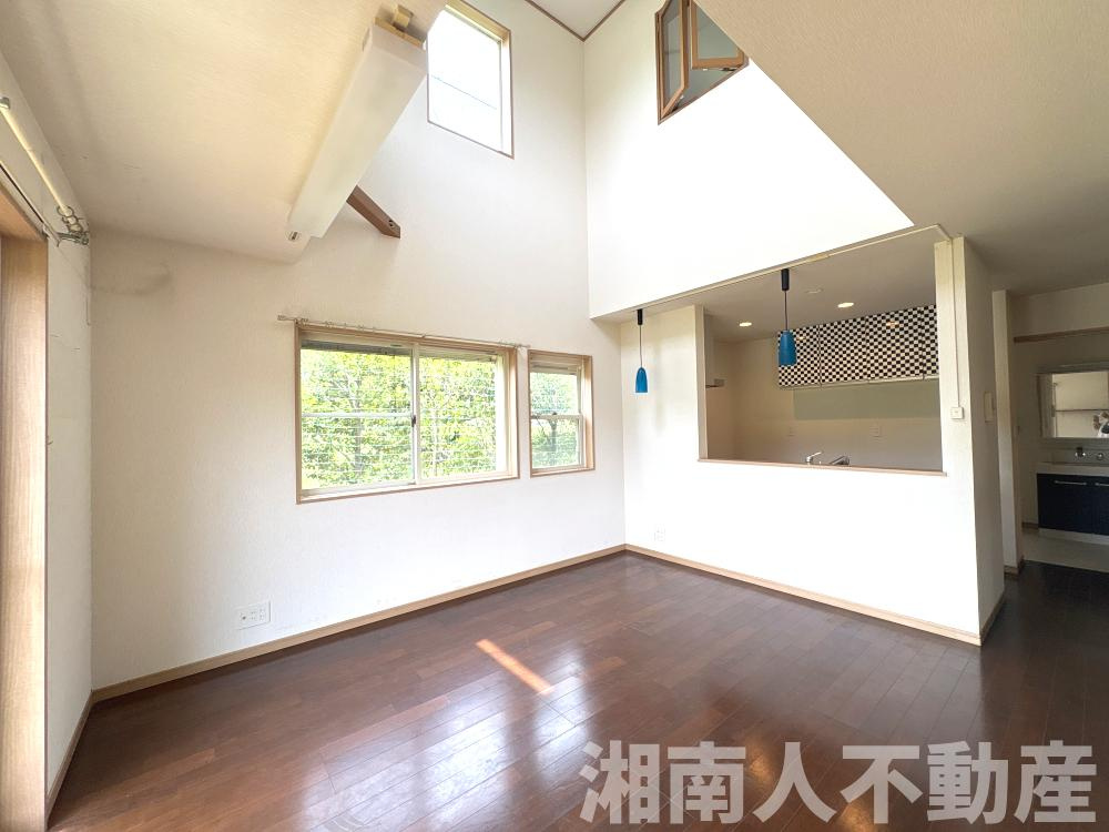 大磯町国府本郷　戸建の居間・リビング|居間です
