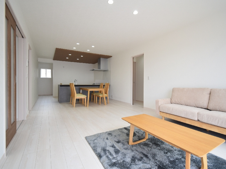 【１号棟：リビング】家具入り写真