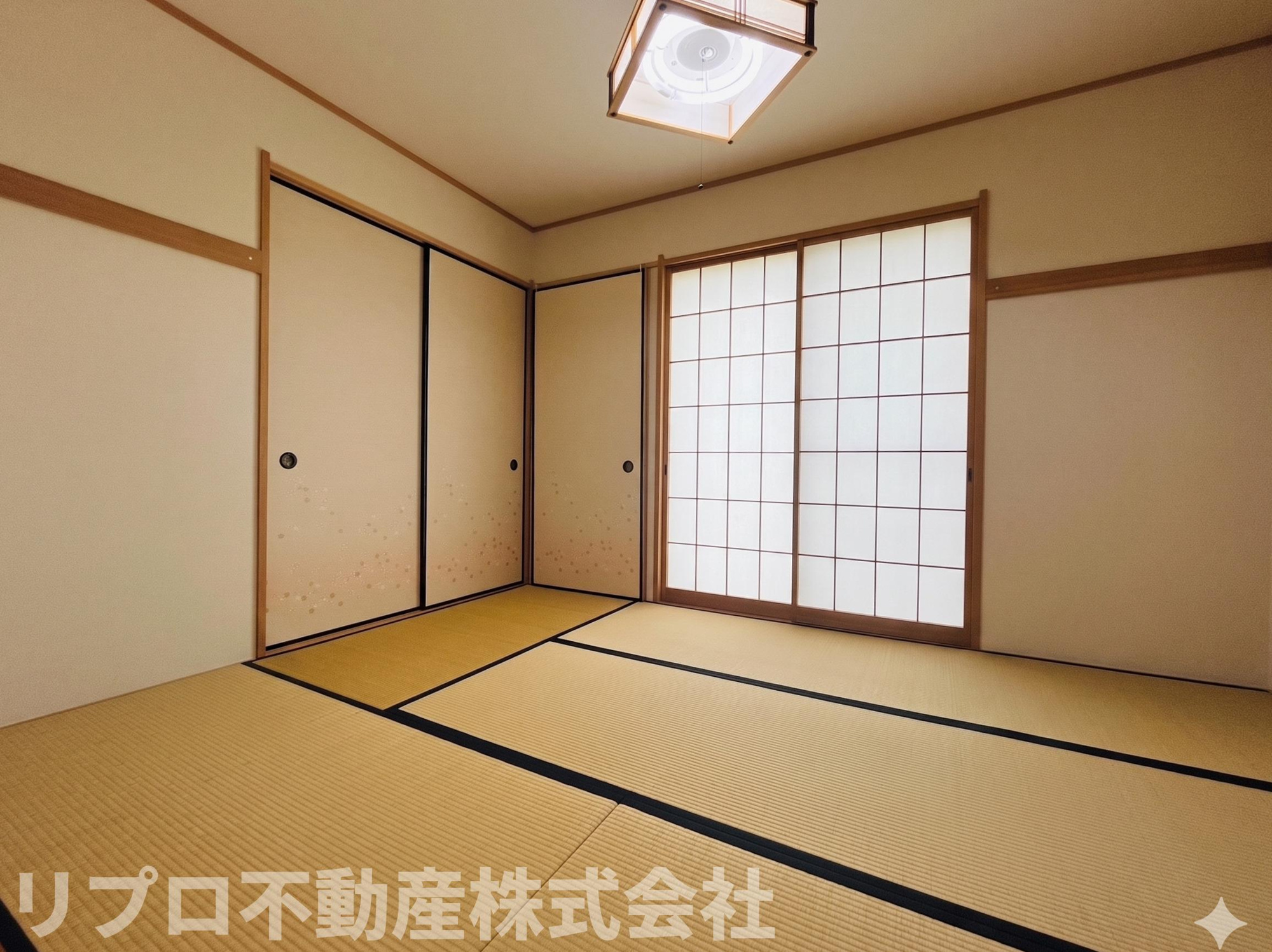 柏市小青田4丁目戸建の和室|6.0帖の和室は風通しが良く、季節の移ろいを感じられる心地よい空間です！※CG加工により家具などを消しています