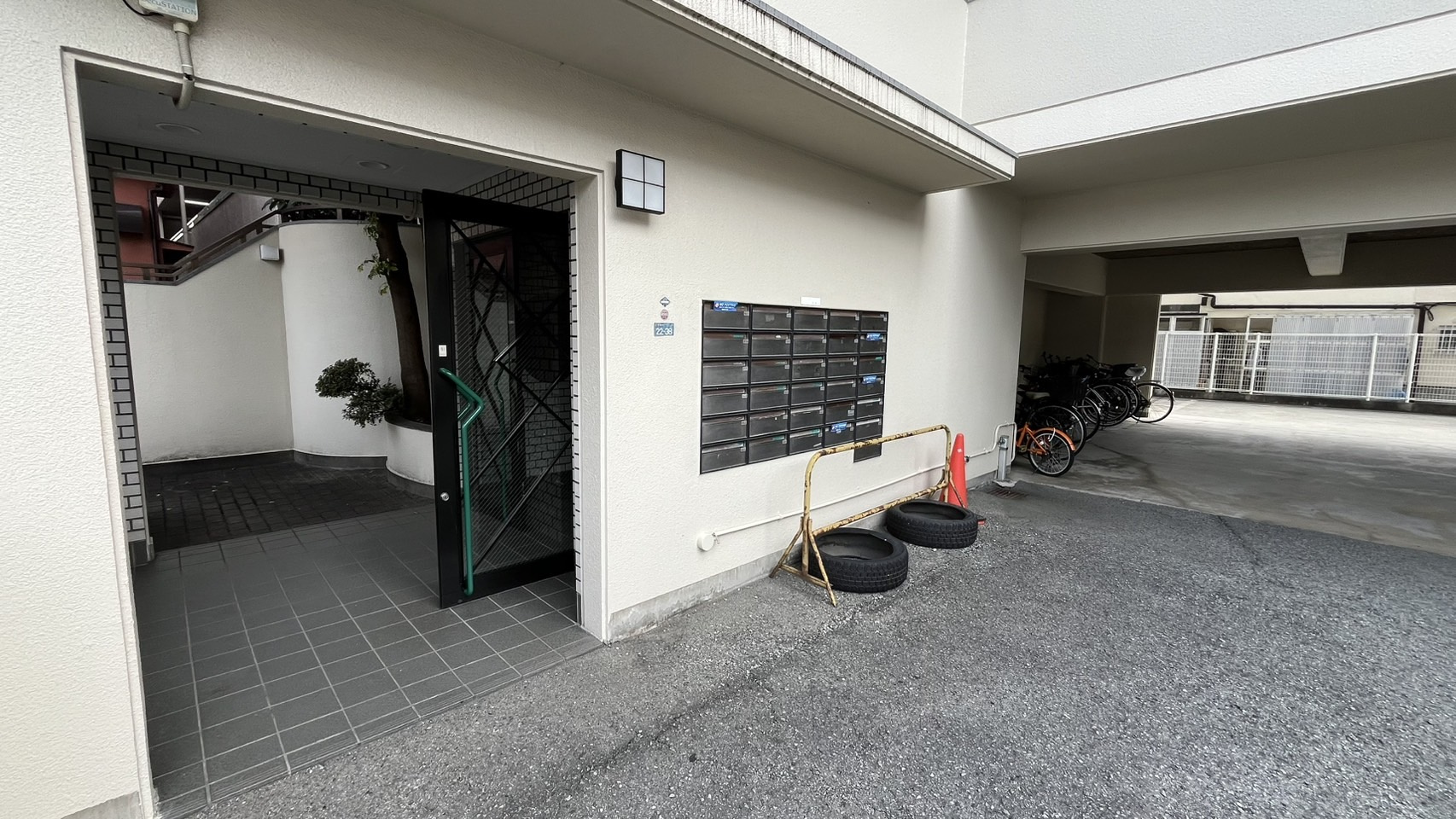 プランタン・コウの駐車場