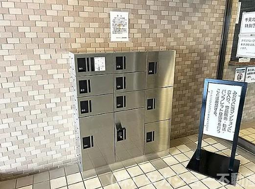 ライオンズマンション東稲毛のエントランス
