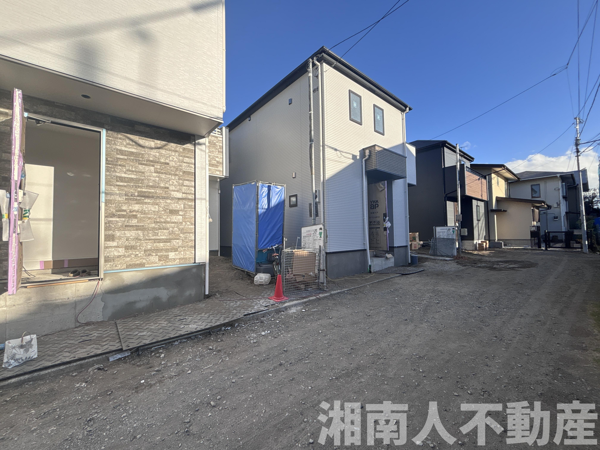 茅ヶ崎市共恵1丁目　新築戸建て　全3棟の前面道路含む現地写真|前面道路含む現地写真です