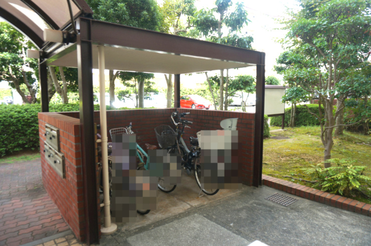 研究学園5団地525号棟の駐輪場
