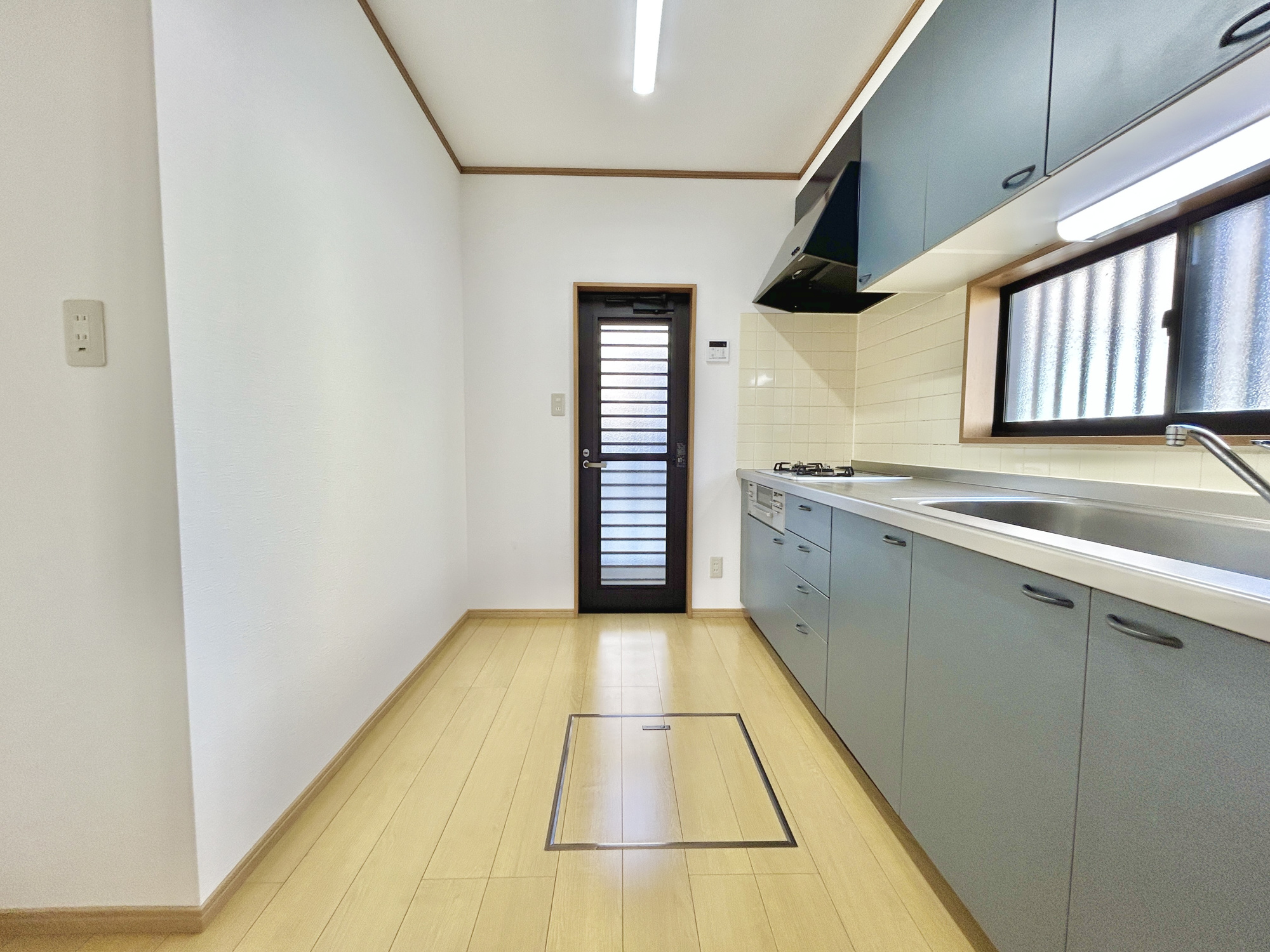 前橋市粕川町込皆戸　中古住宅のキッチン|本を読みながら料理をしたり、家族とコミュニケーションを取りながら家事をしたり。毎日必ず使い、案外長い時間を過ごす場所だからこそ妥協したくない部分ですね♪