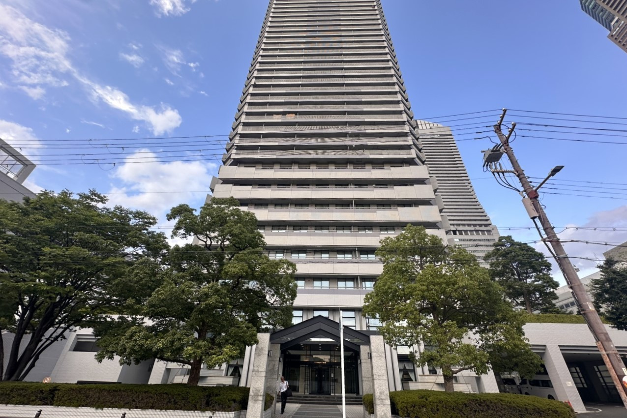 オークプリオタワーの外観