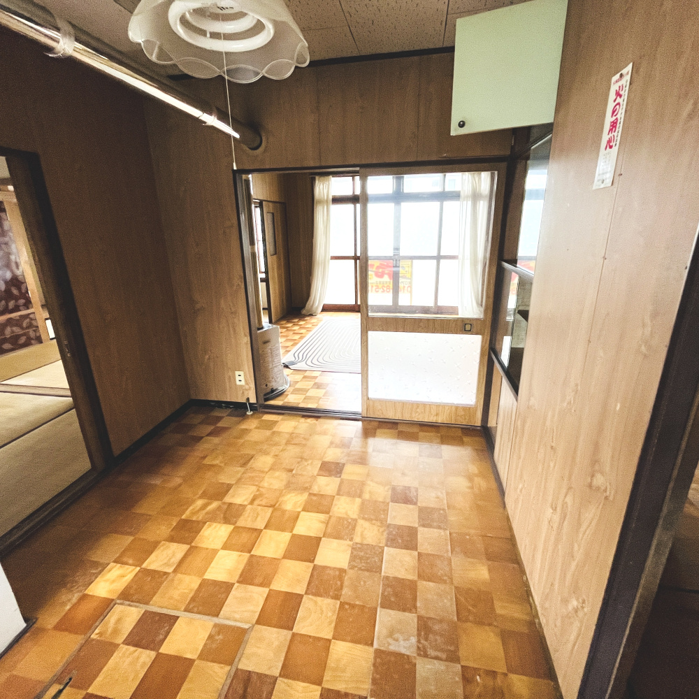 登別市若草町5丁目28-10　中古住宅のキッチン
