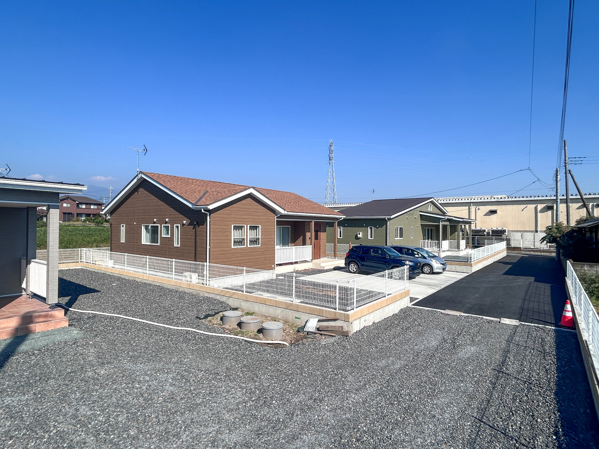 前橋市富士見町原之郷　新築住宅全2棟の前面道路含む現地写真|閑静な住宅地で子育て家族にピッタリ。毎日のお散歩も快適な緑に恵まれたエリアで、自然に包まれた穏やかな暮らしを実現するための、ゆとりある住環境が整っています。