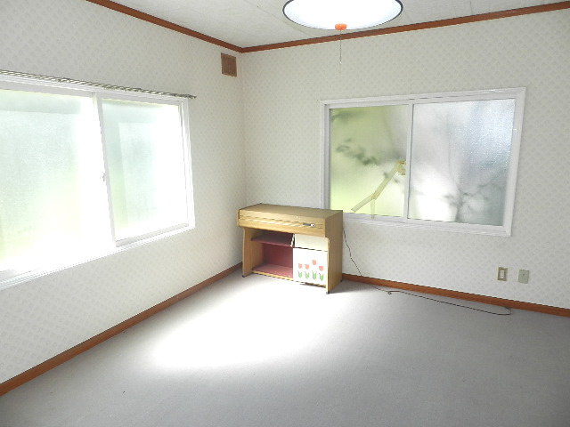 登別市登別本町3丁目15-8　中古住宅の洋室