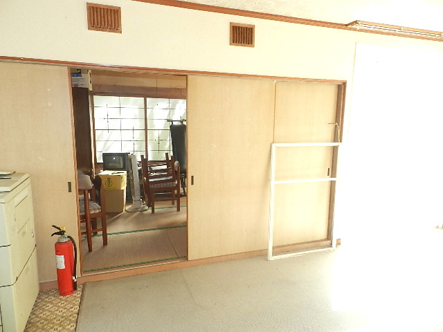 登別市登別本町3丁目15-8　中古住宅の洋室