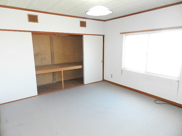 登別市登別本町3丁目15-8　中古住宅の洋室