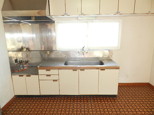 登別市登別本町3丁目15-8　中古住宅のキッチン