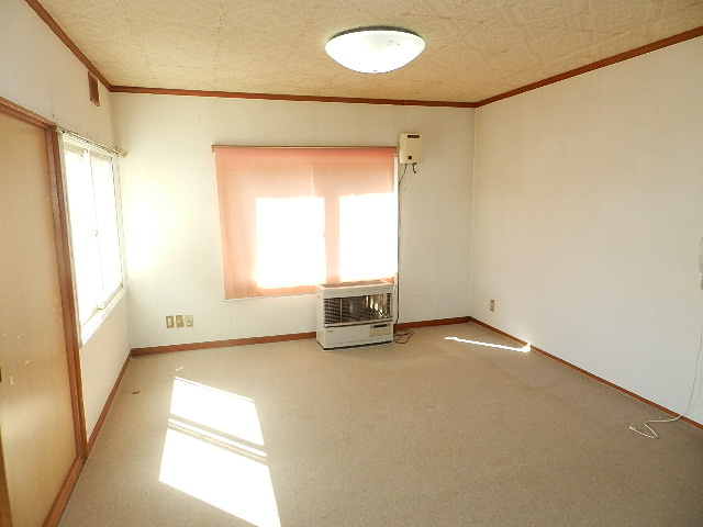 登別市登別本町3丁目15-8　中古住宅の洋室