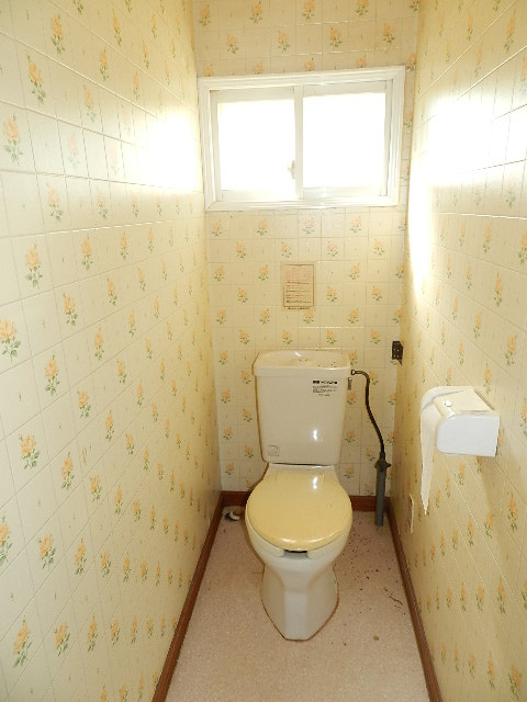 登別市登別本町3丁目15-8　中古住宅のトイレ
