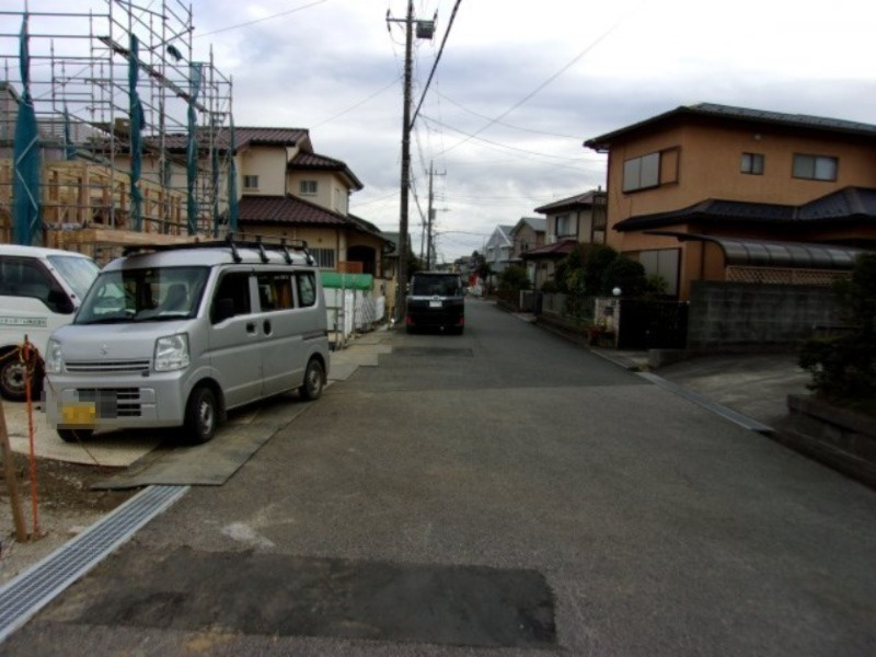 市原市国分寺台中央6丁目　新築戸建の前面道路含む現地写真