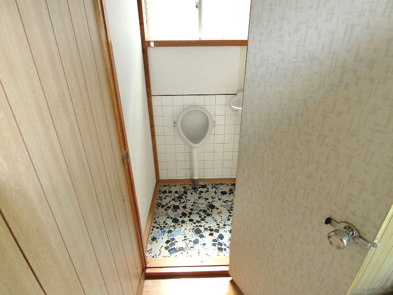 登別市美園町6丁目48-5　中古住宅のトイレ