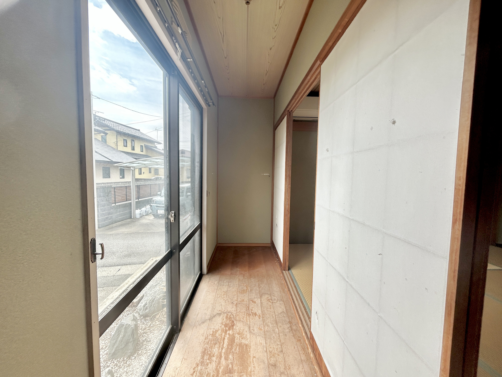 伊勢崎市若葉町　中古住宅のその他|広縁があると、日当たりの良い開放的な空間になり、くつろぎや読書などにも活用できます♪