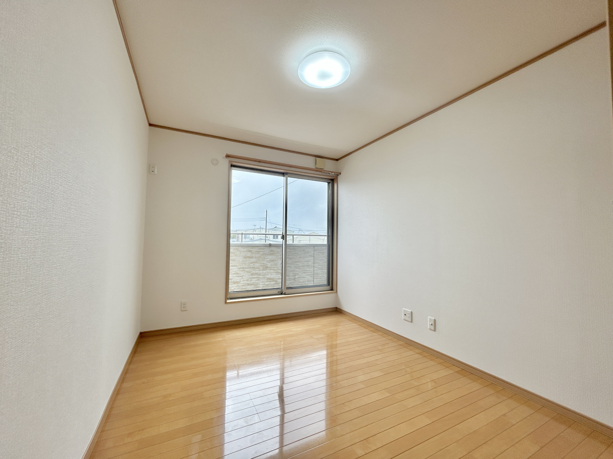 伊勢崎市長沼町　中古住宅の子供部屋|家族一人ひとりの大切なプライベート空間。趣味に合わせて使って頂けるようシンプルに仕上げてあります。