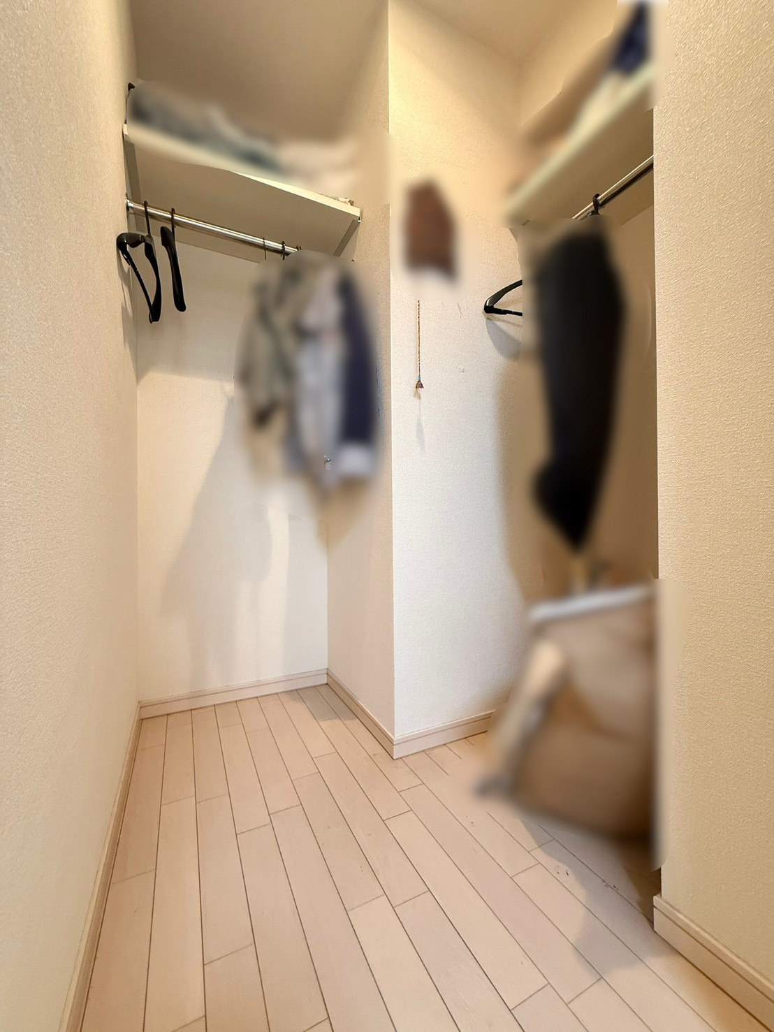 ドルフ灘アルヴィレージュの収納|ウォークインクローゼット付きで、衣類からバッグ、小物類までまとめて収納可能。収納力に優れ、お部屋を広々とすっきり使えるのが魅力です。