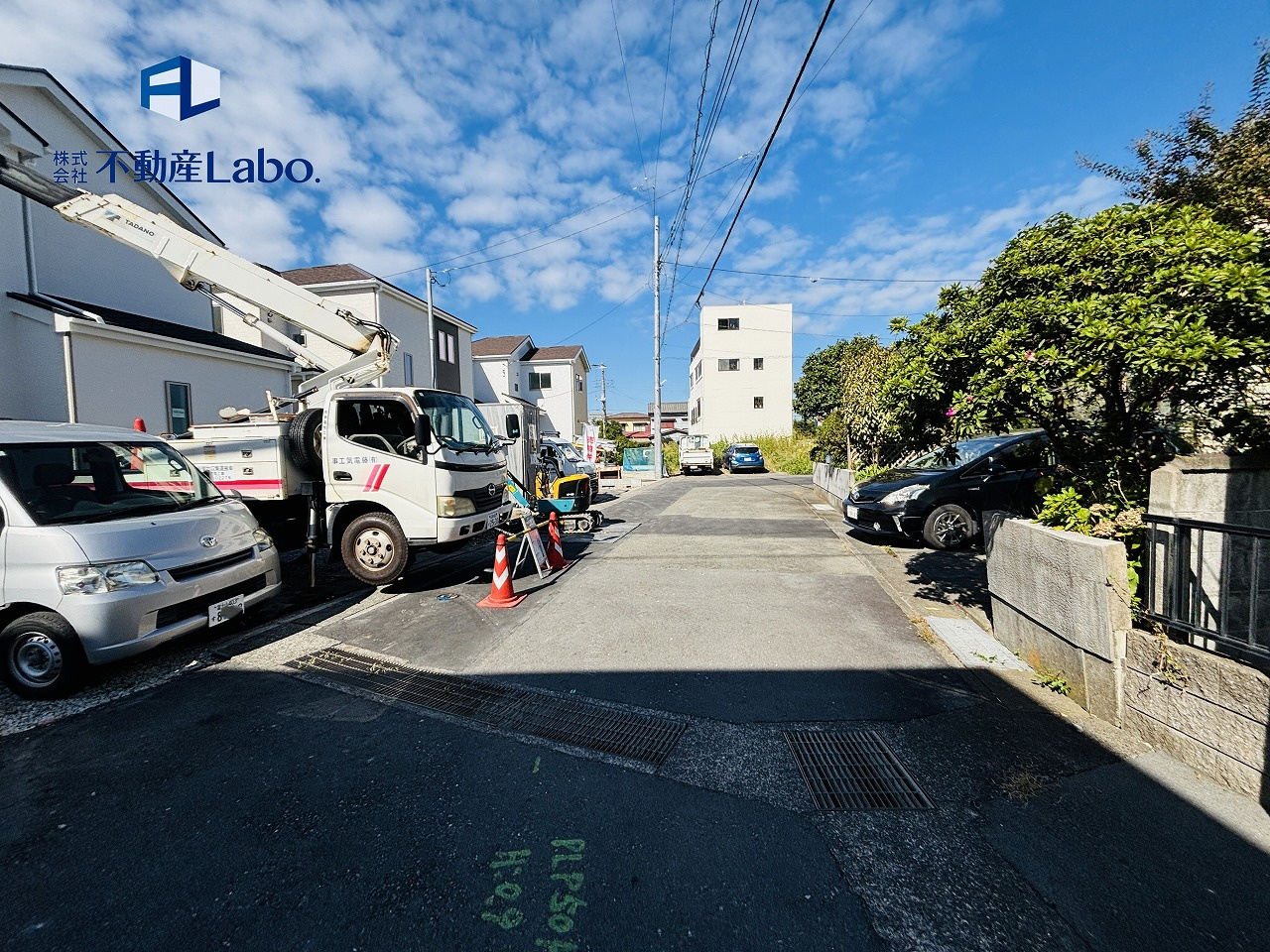 ハートフルタウン　沼津市大塚8番　全３棟　の前面道路含む現地写真