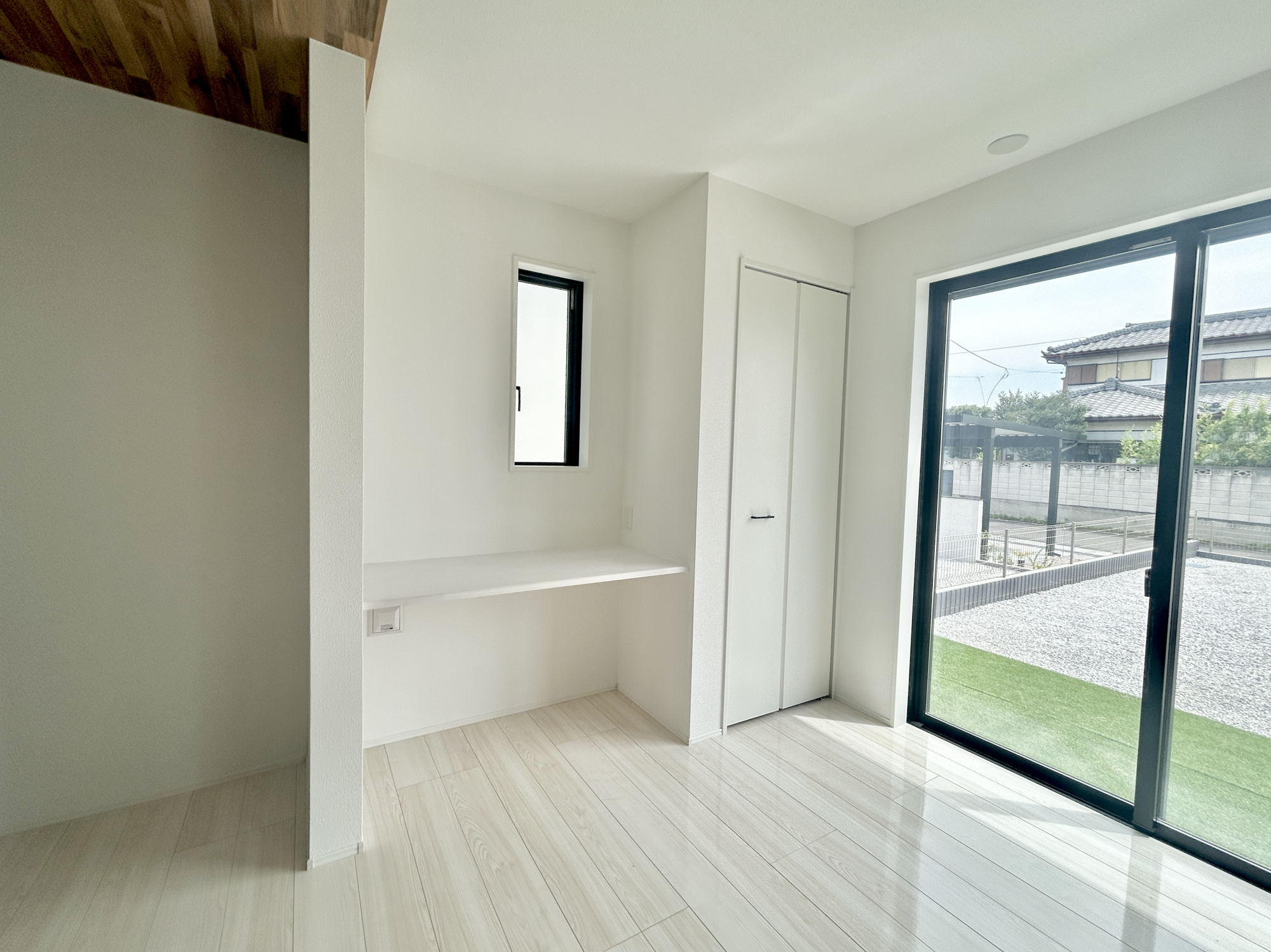 玉村町上飯島2期　新築住宅全1棟のその他|リビングにカウンターがあると、勉強や在宅ワーク、家事スペースとして便利に活用できます♪