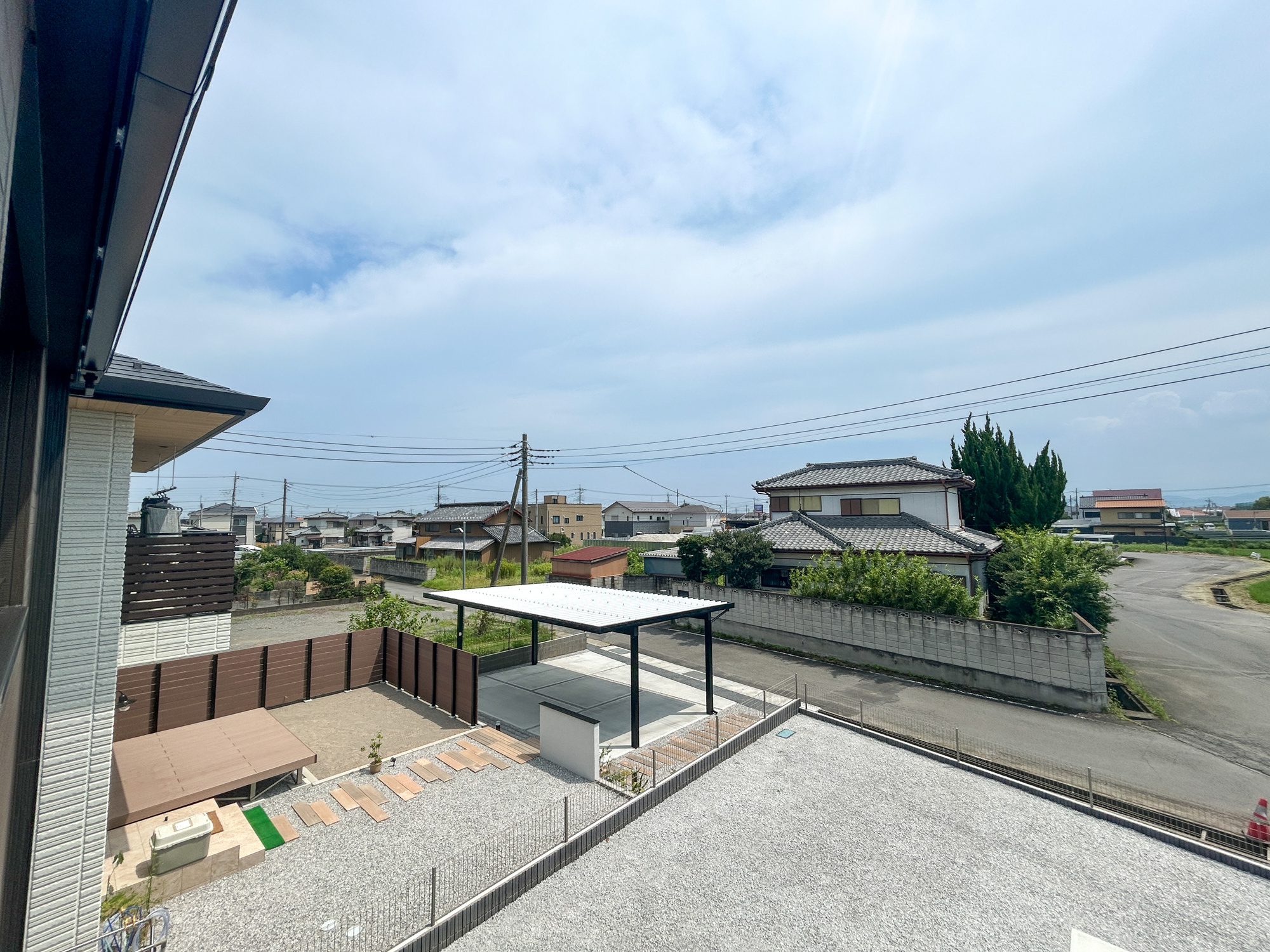 玉村町上飯島2期　新築住宅全1棟の展望|低層の一戸建てを中心とした街並みが整然と続き、周辺は高い建物が建っていないので、採光や開放性に恵まれ、空が広く緑の多い閑静な趣を感じる環境です。