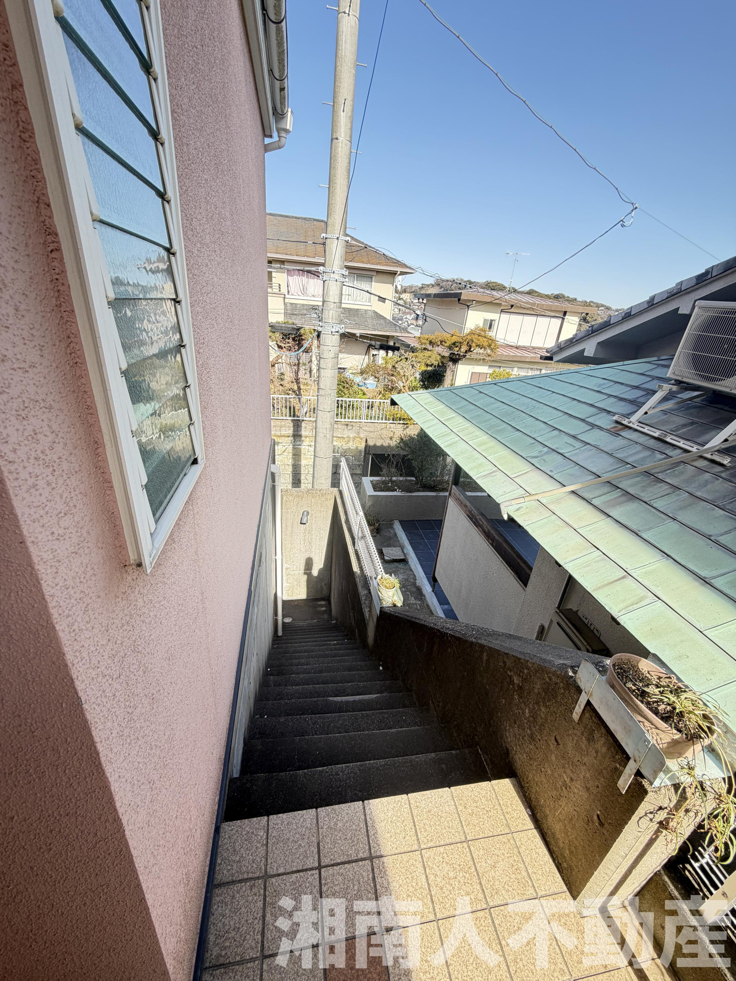 逗子市小坪６丁目戸建てのバルコニー|暖かな日差しのふりそそぐバルコニー