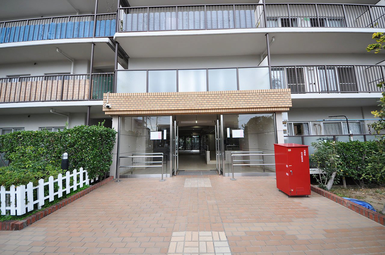 岸和田コーポラス弐号棟|エントランス