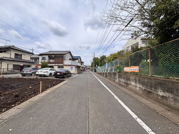 上尾市井戸木４丁目　道路幅員　約6.0m