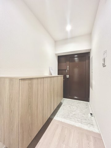 日商岩井高槻マンションの玄関|落ち着いた玄関です
