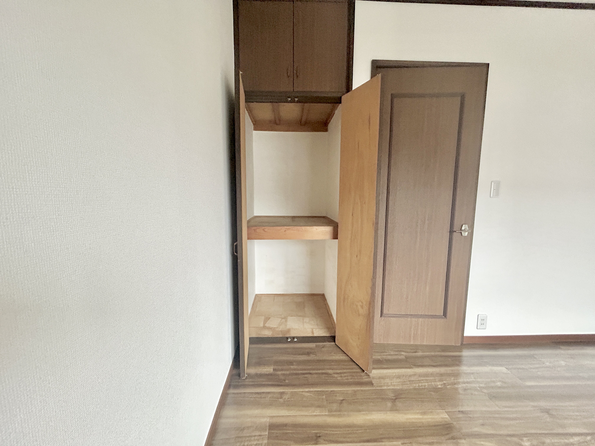 玉村町福島3期　中古住宅の収納|デッドスペースを一切作らず、有効活用する貴重な収納！
収納ボックスなどを配置して使えば、多様な使い方が出来、収納の幅が広がります！