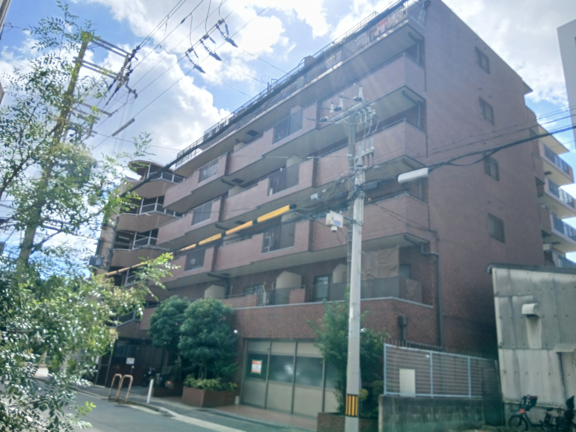ライオンズマンション三宮東の外観