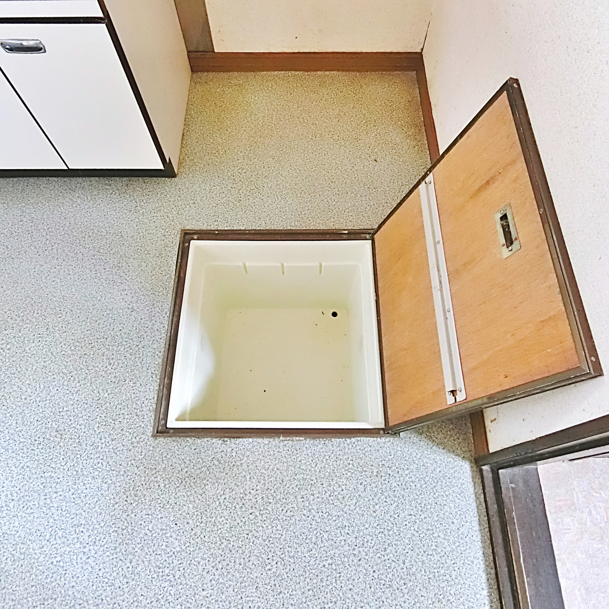 室蘭市柏木町50-10　中古住宅の収納