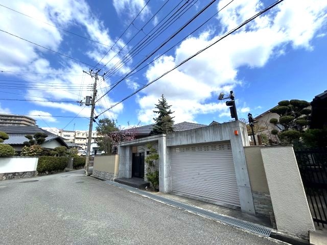宝塚市鶴の荘　戸建　の外観