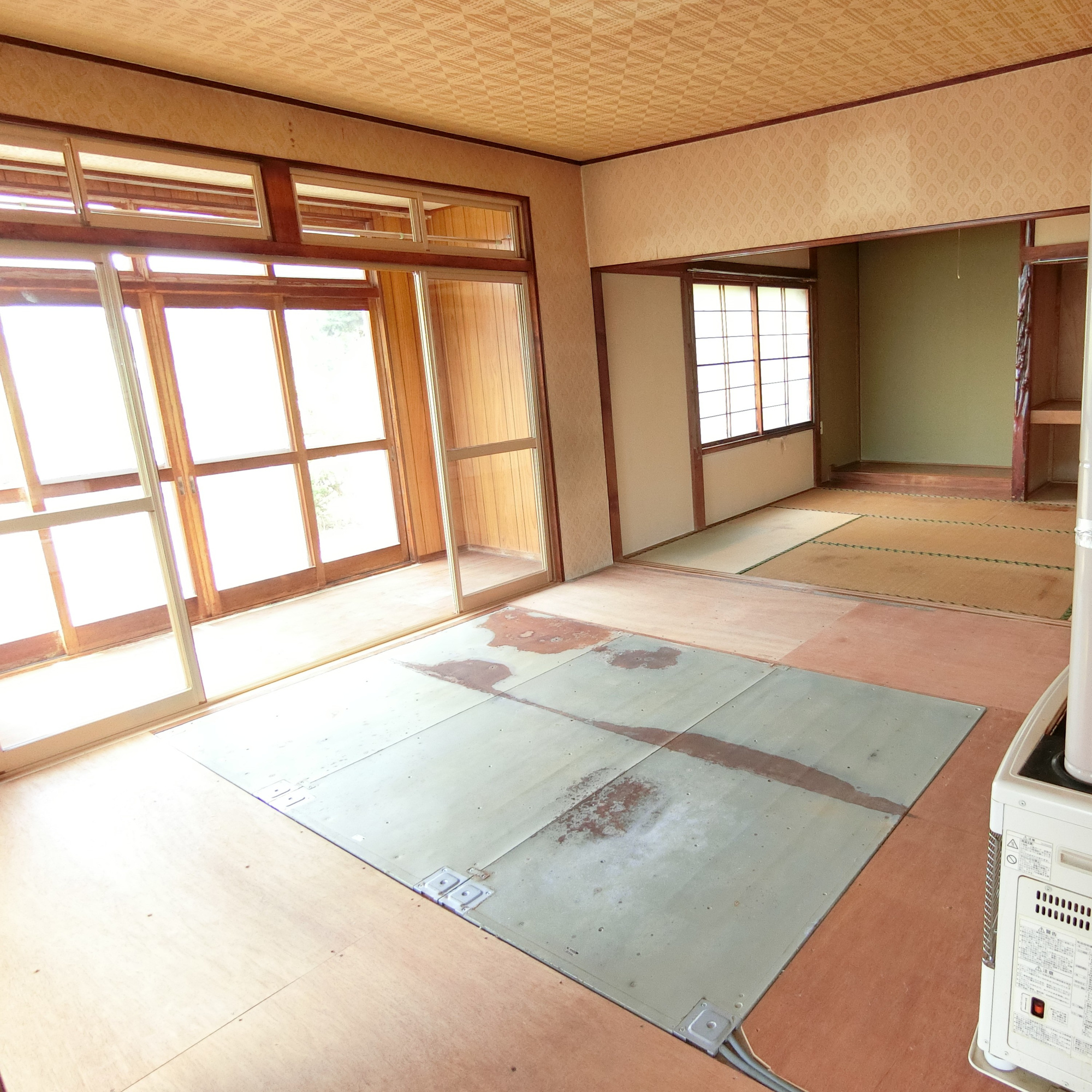登別市中央町3丁目8-1　中古住宅の居間・リビング