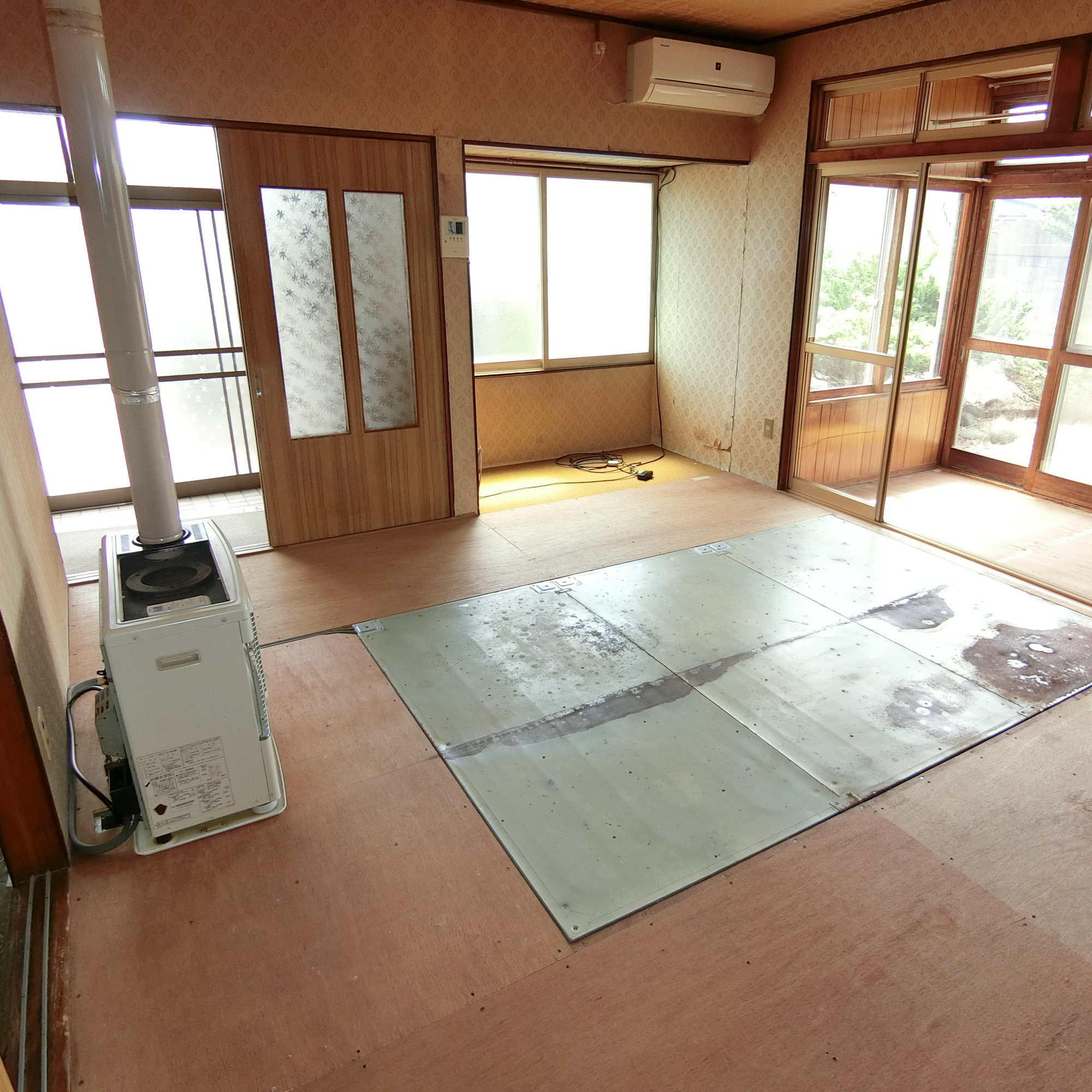 登別市中央町3丁目8-1　中古住宅の居間・リビング