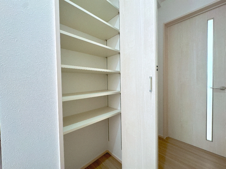 【2号棟　共用物入】