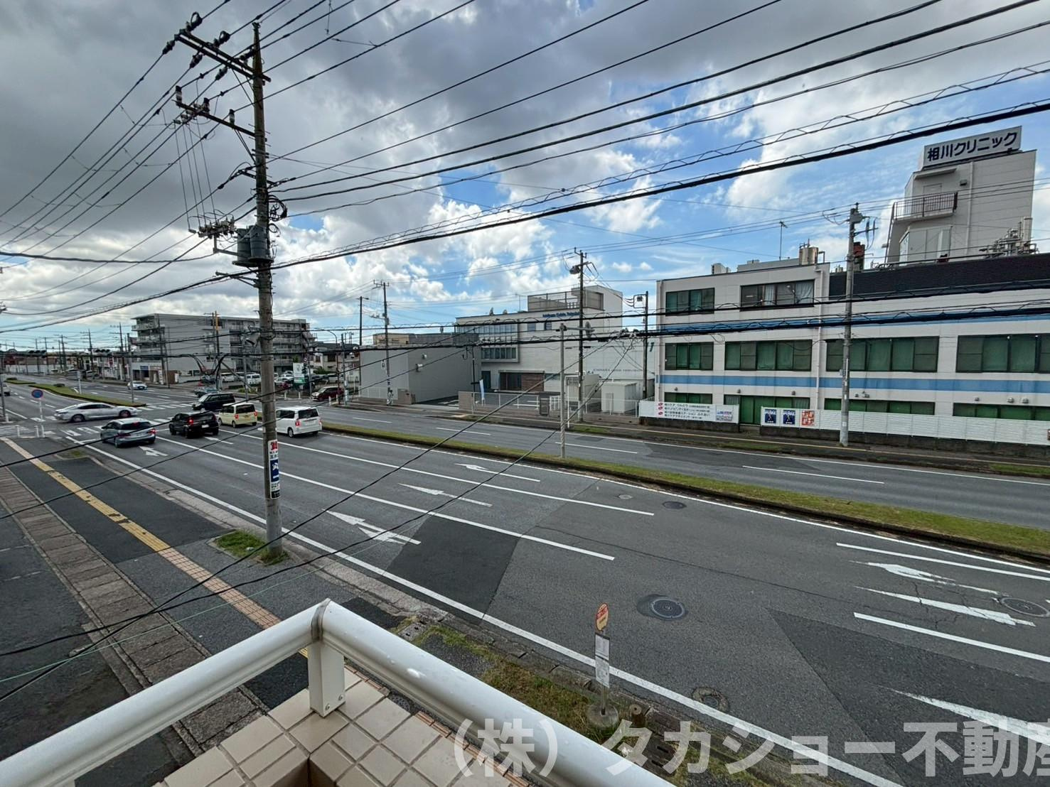 市原市五井東1丁目　店舗付中古住宅の前面道路含む現地写真