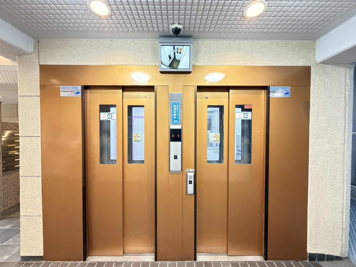 ドルミ灘B棟のその他共用部分|エレベーターは2基設置されているので、忙しい時間帯も比較的スムーズに利用できます。