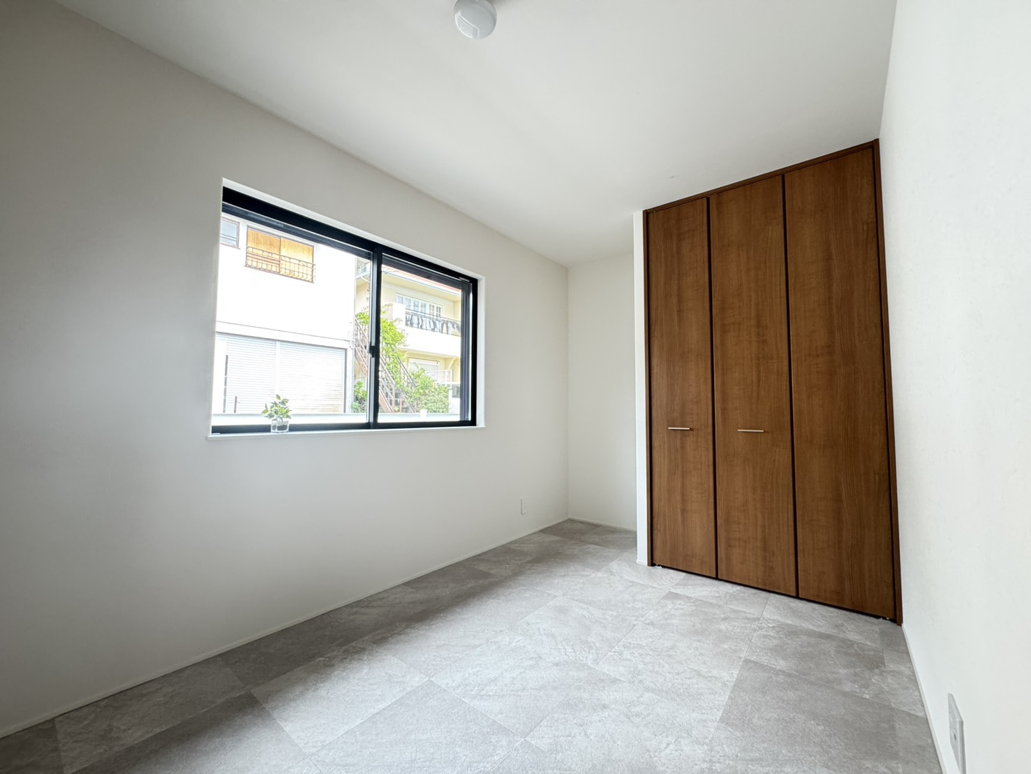 鶴甲２丁目戸建の洋室