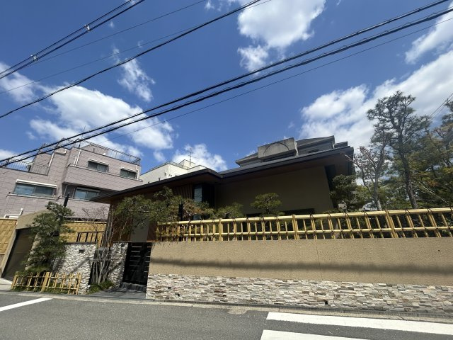 帝塚山1丁目　戸建の前面道路含む現地写真