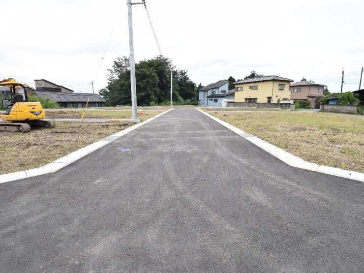 【６号地：現地前面道路写真】